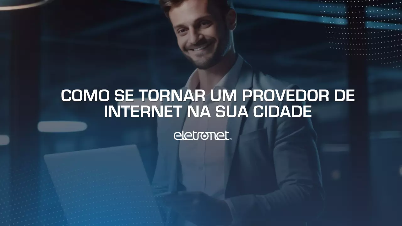 pessoa dono de um provedor de internet sorrindo