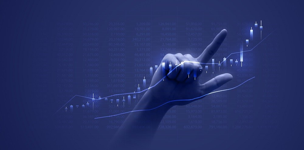 Imagem de uma mão indicado crescimento em um processo de vendas