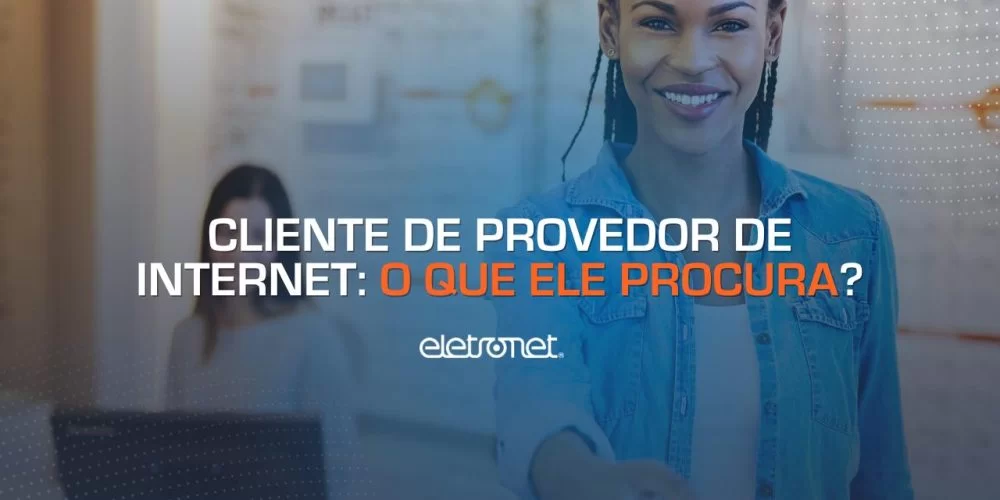 Imagem de um cliente provedor feliz com os serviços do provedor de internet.