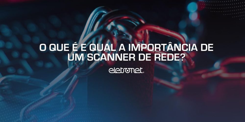 Corrente com cadeado, em frente a um teclado de computador, representando a segurança fornecida por um scanner de rede.